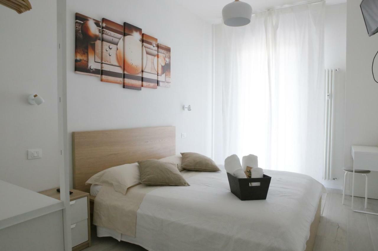 Soleluna Fiera 6 Rooms Bologna Eksteriør billede