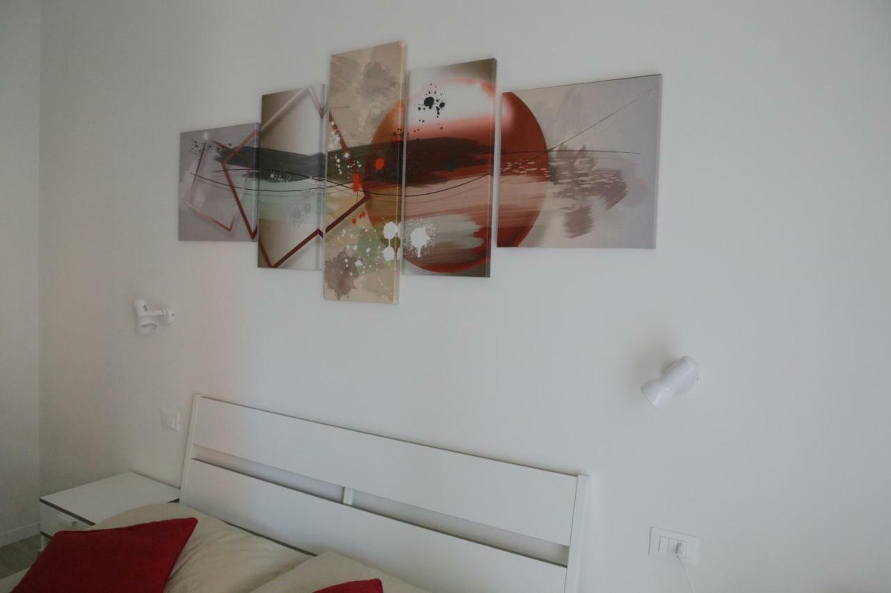 Soleluna Fiera 6 Rooms Bologna Eksteriør billede