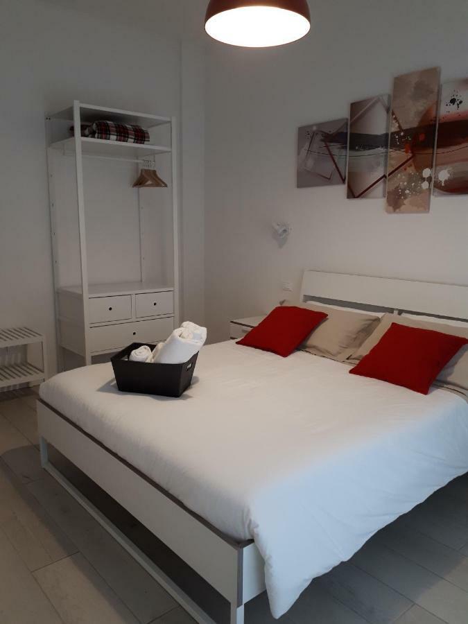 Soleluna Fiera 6 Rooms Bologna Eksteriør billede