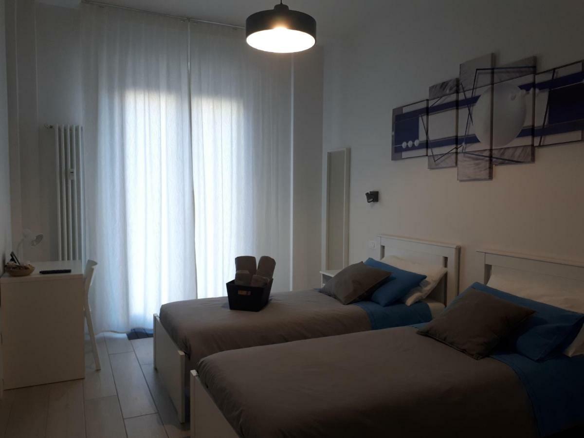 Soleluna Fiera 6 Rooms Bologna Eksteriør billede